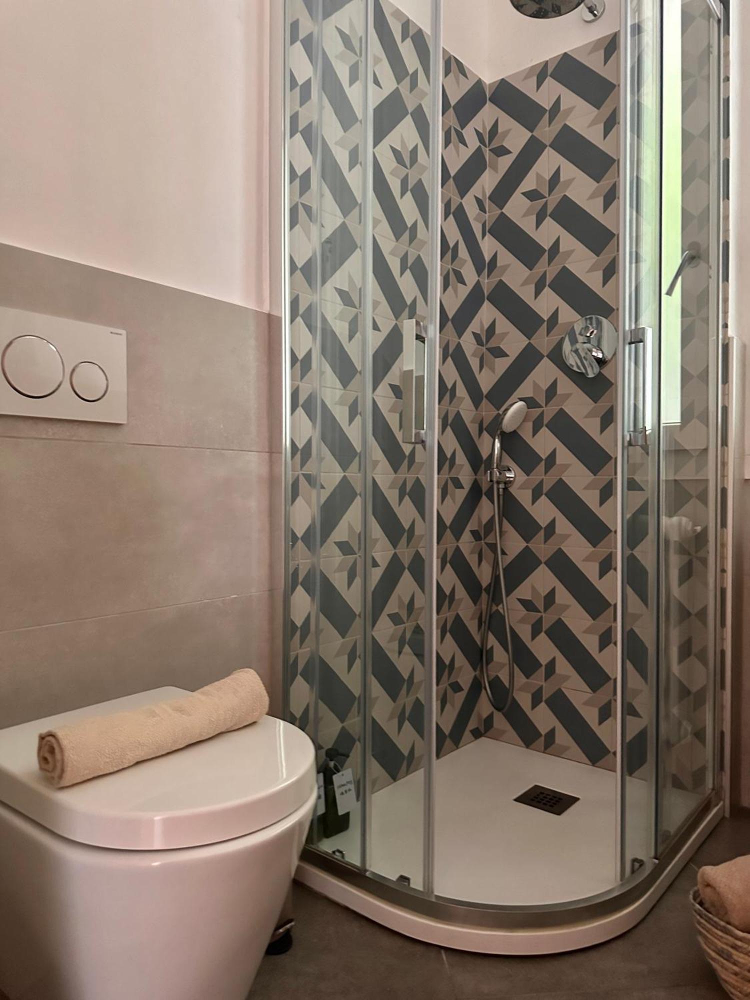 Casa Ling -Ac - Parking-2Bathrooms 科莫 外观 照片